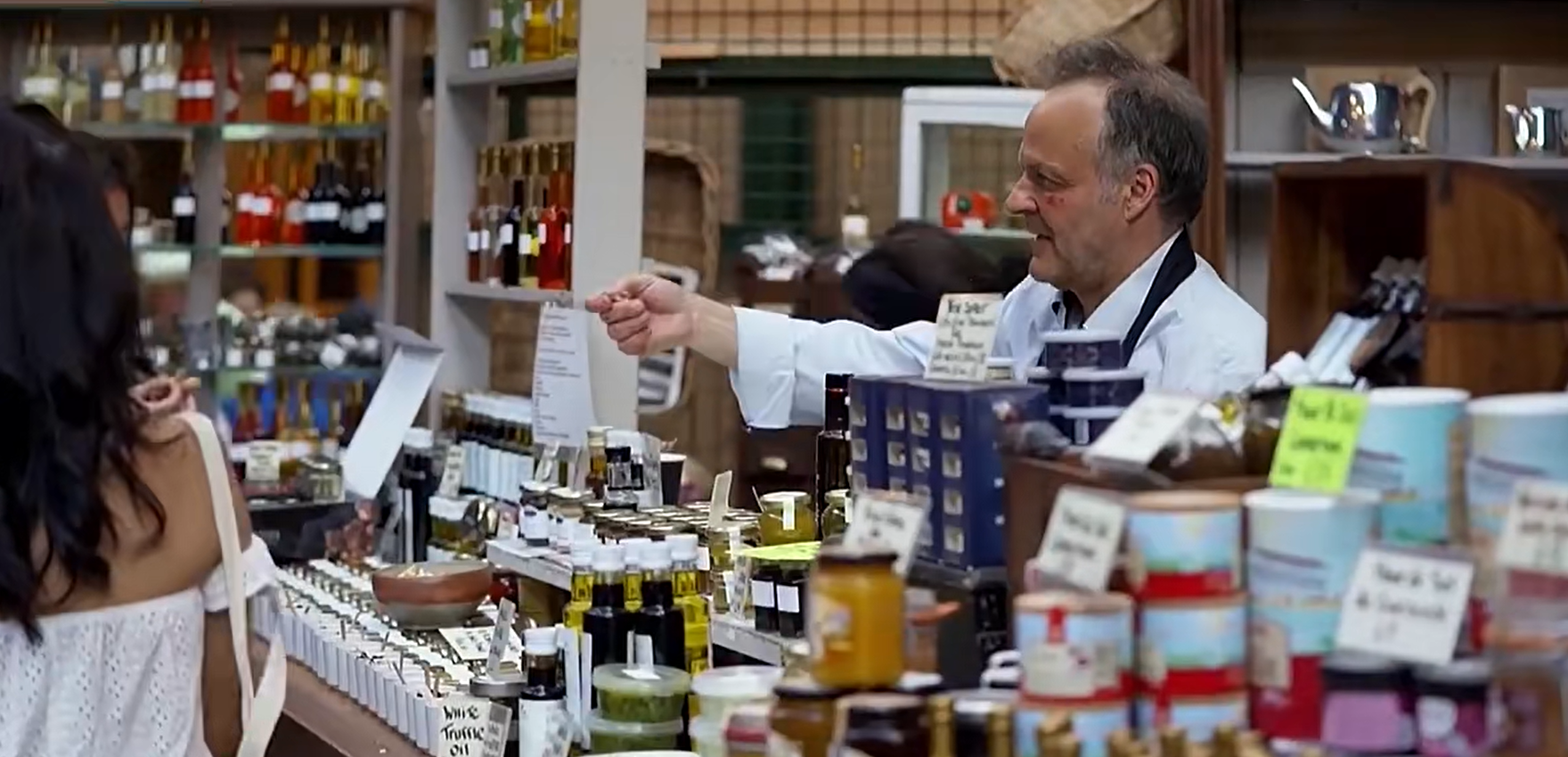 《本草无疆》勾勒中医药全球叙事，新绿色药业让世界看见中医药的温度与初心